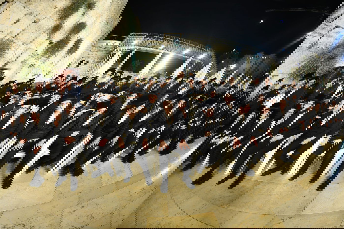 צאת הצום ברחבת הכותל המערבי • גלריה