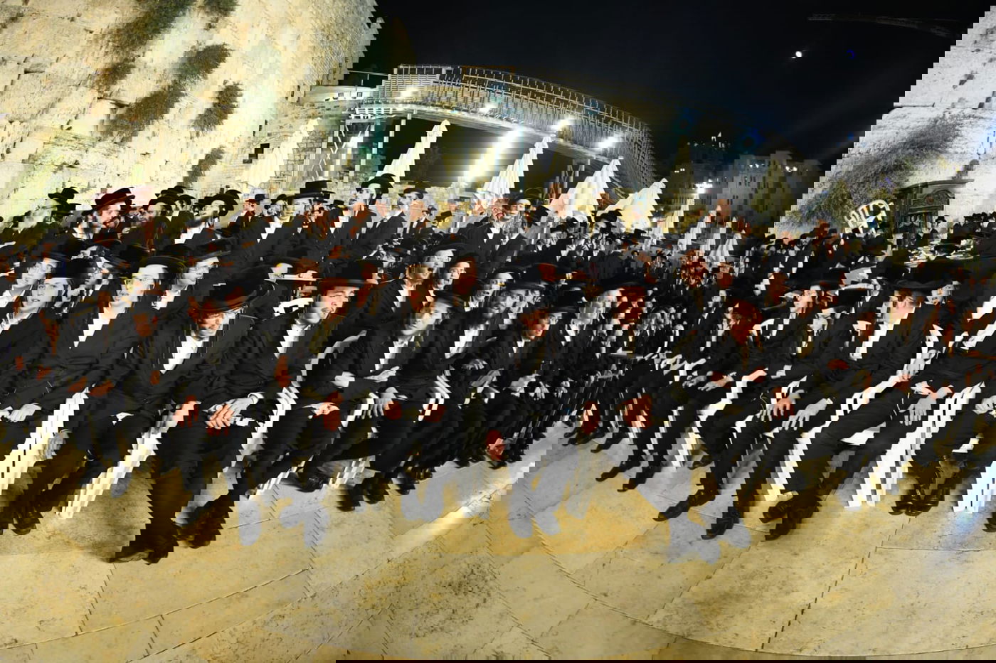 צאת הצום ברחבת הכותל המערבי • גלריה