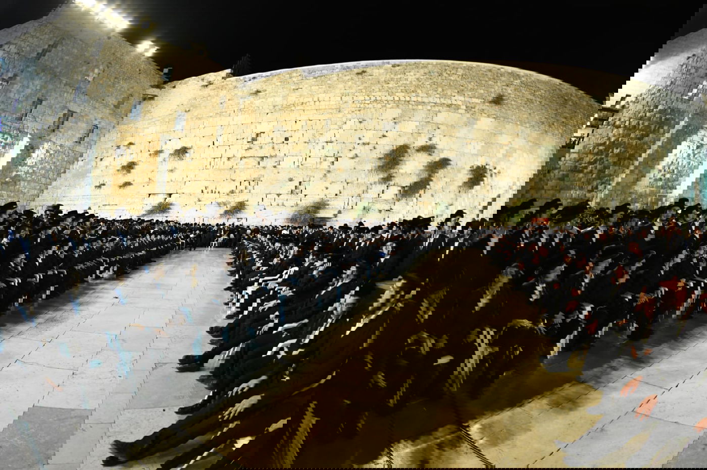 צאת הצום ברחבת הכותל המערבי • גלריה