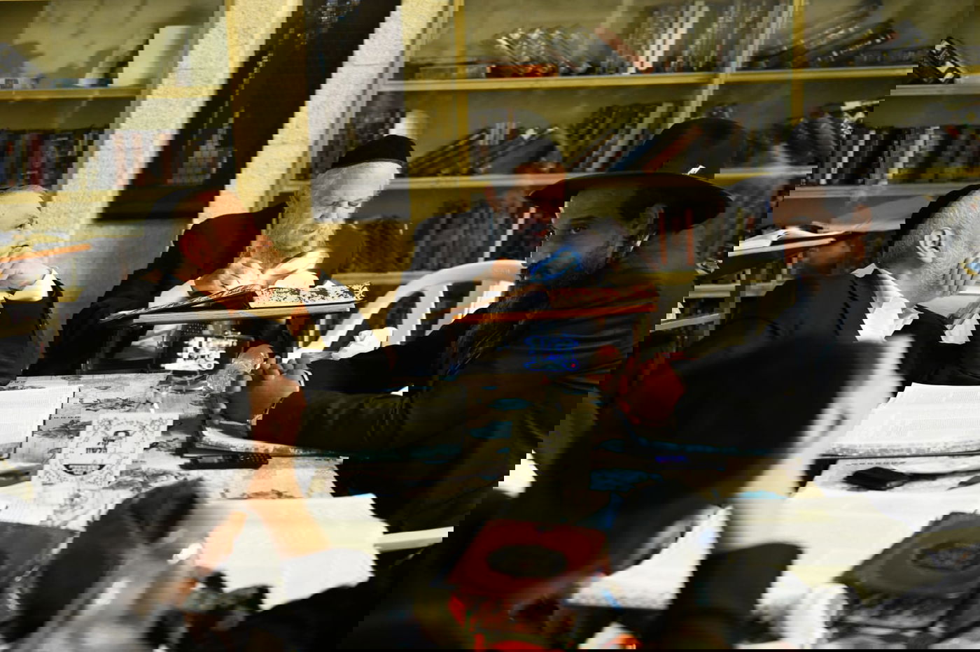 צאת הצום ברחבת הכותל המערבי • גלריה