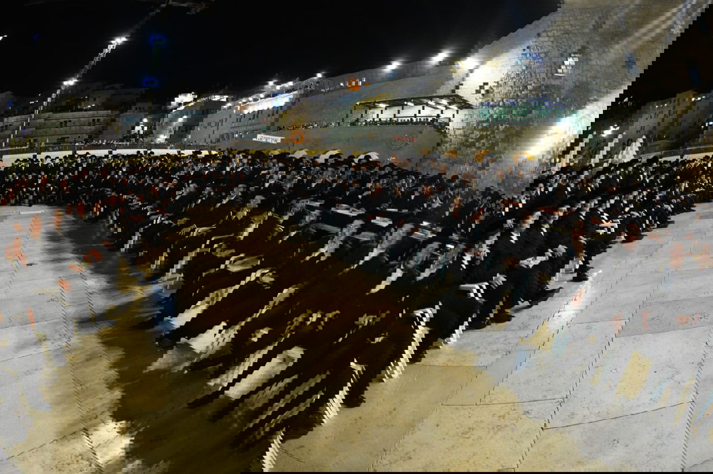 צאת הצום ברחבת הכותל המערבי • גלריה