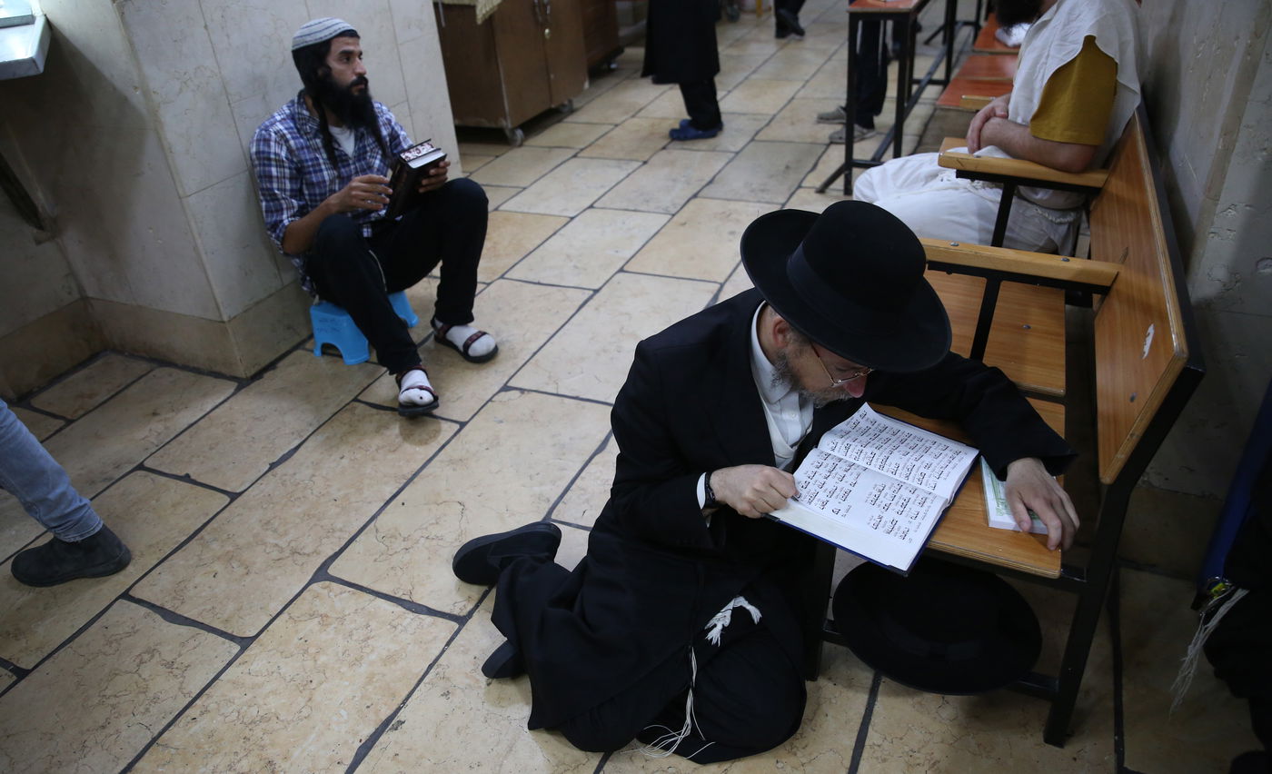 אמירת הקינות בציון רבי שמעון בר יוחאי • צפו