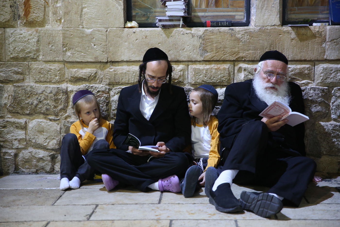 אמירת הקינות בציון רבי שמעון בר יוחאי • צפו
