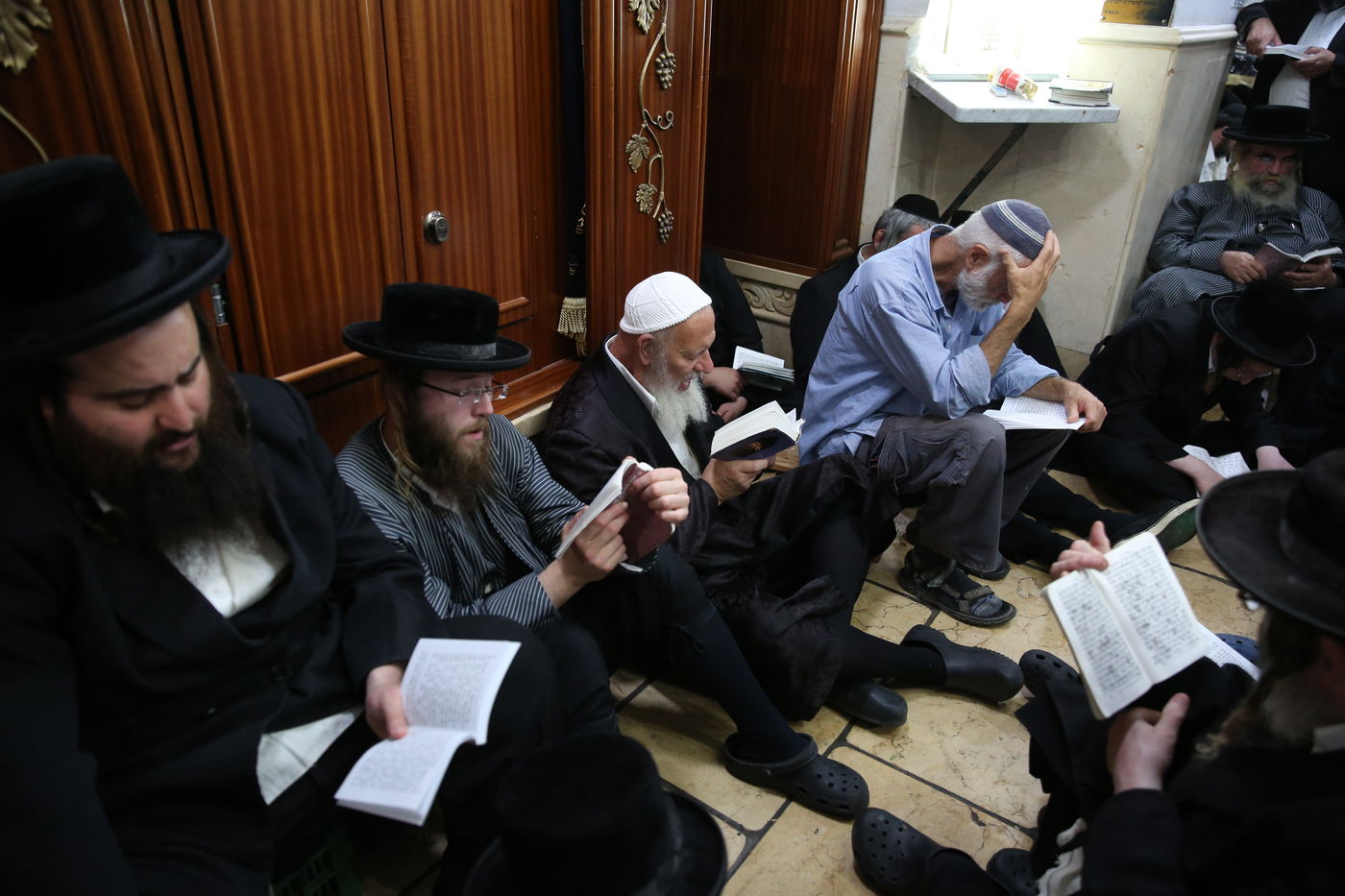 אמירת הקינות בציון רבי שמעון בר יוחאי • צפו