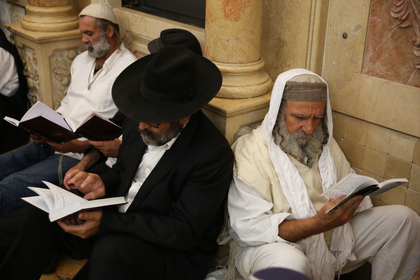 אמירת הקינות בציון רבי שמעון בר יוחאי • צפו