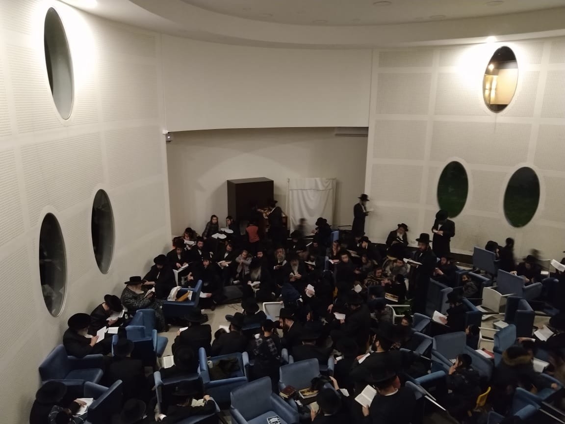 האדמו"ר מתולדות אברהם יצחק קונן על החורבן בארגנטינה