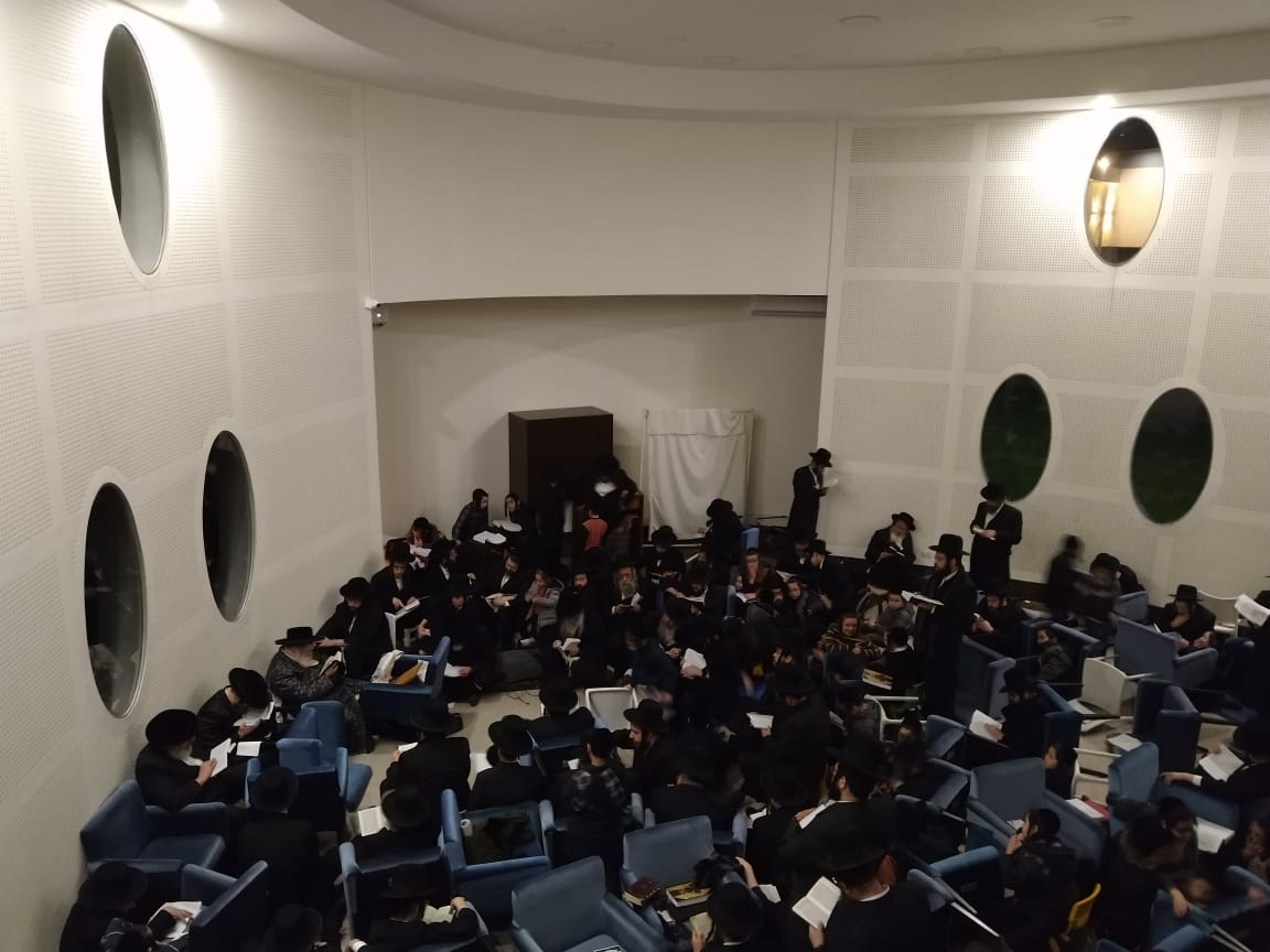 האדמו"ר מתולדות אברהם יצחק קונן על החורבן בארגנטינה