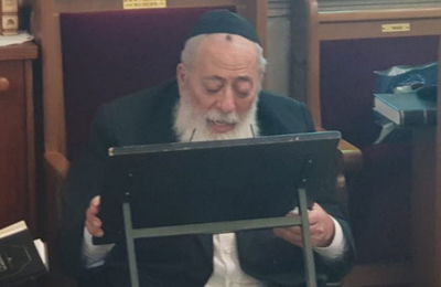 הראשון לציון הגר"ש עמאר פרץ בבכי בקריאת ההפטרה