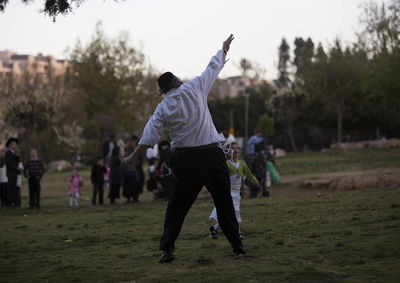'בני תורה' בבין-הזמנים. אילוסטרציה