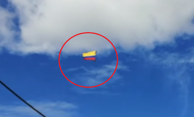 צפו: חיילים אחזו בדגל - וצנחו מגובה למותם