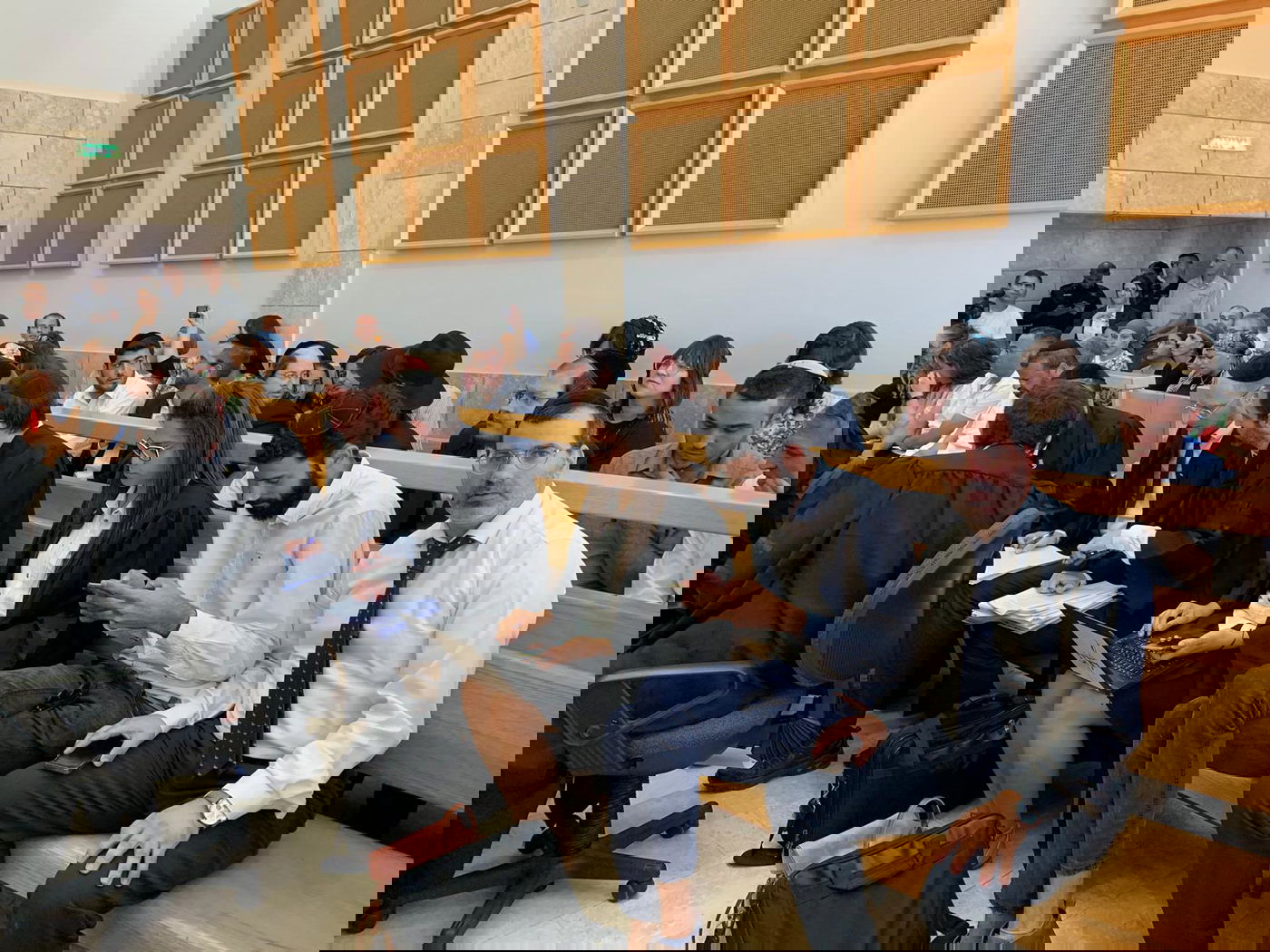 ביהמ"ש, הבוקר