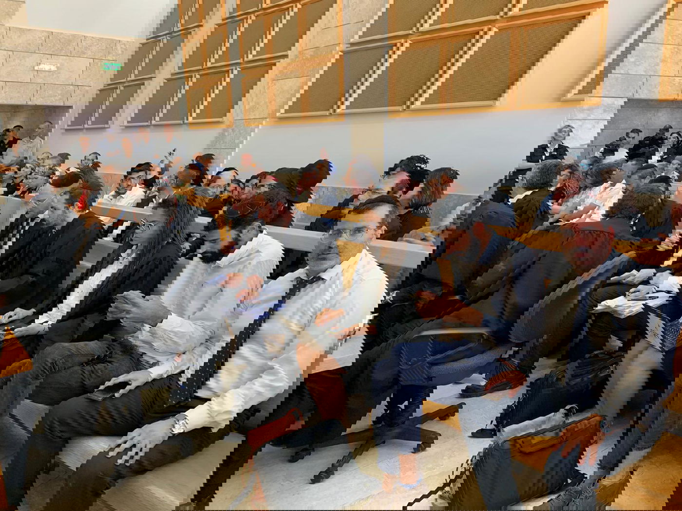 ביהמ"ש, הבוקר