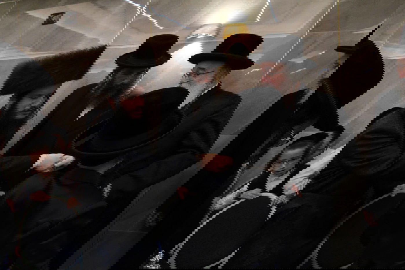 בזלאטשוב חגגו בר מצווה לבנו של האב"ד