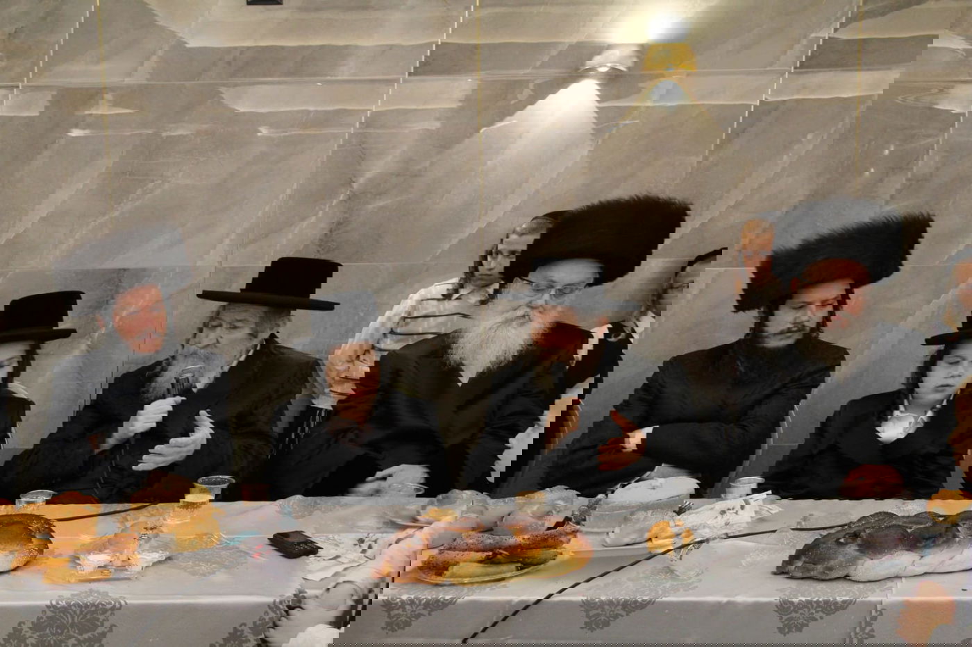 בזלאטשוב חגגו בר מצווה לבנו של האב"ד