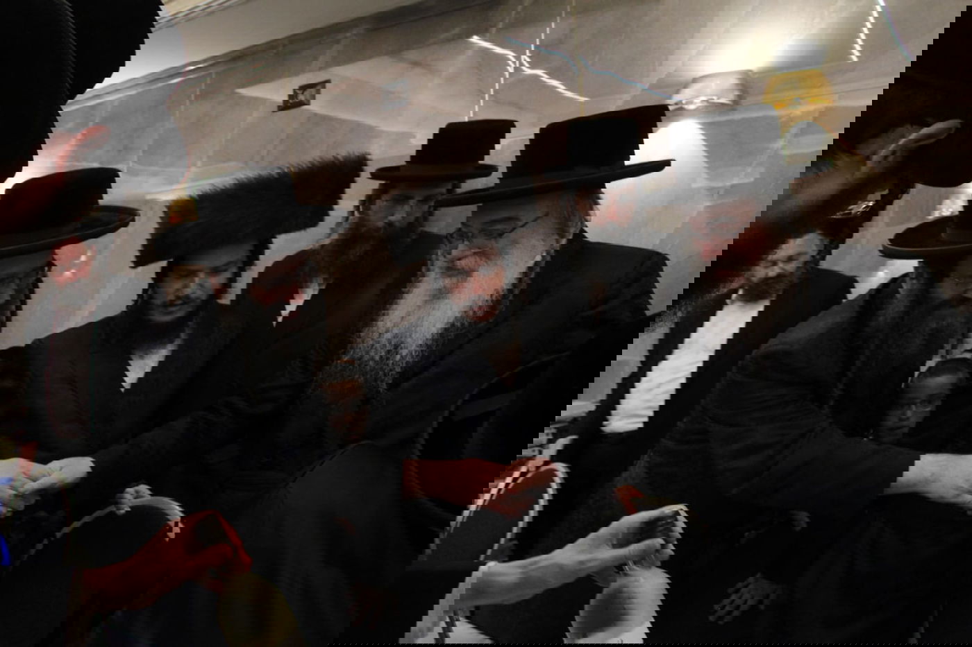 בזלאטשוב חגגו בר מצווה לבנו של האב"ד