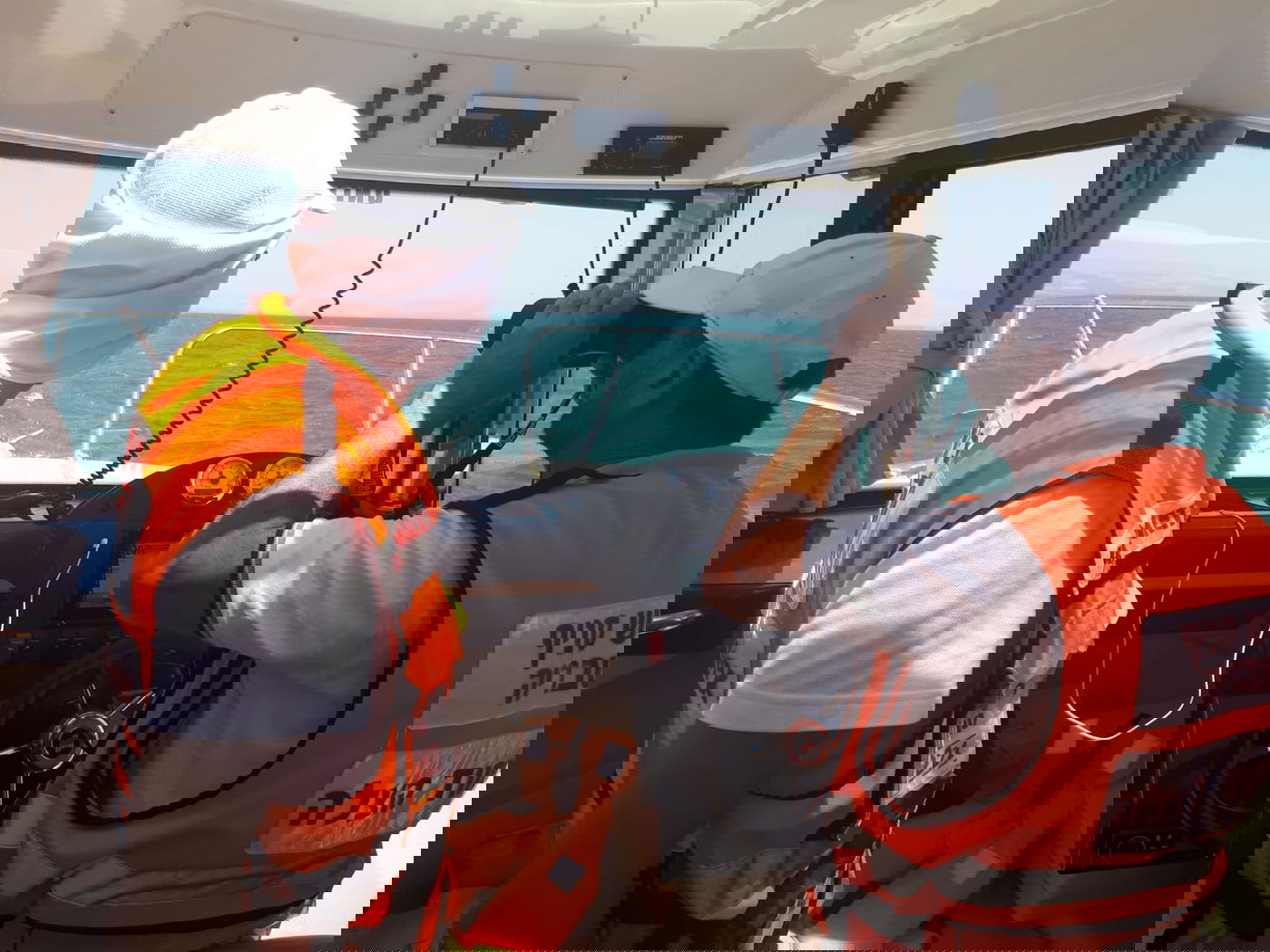 אופנוע ים שהסיע שני ילדים חרדים נתקע בלב הכנרת