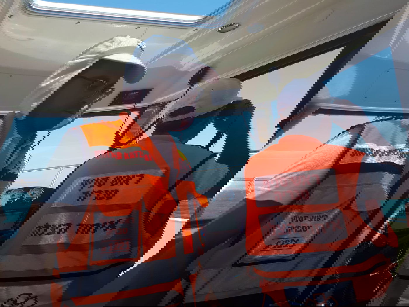 אופנוע ים שהסיע שני ילדים חרדים נתקע בלב הכנרת