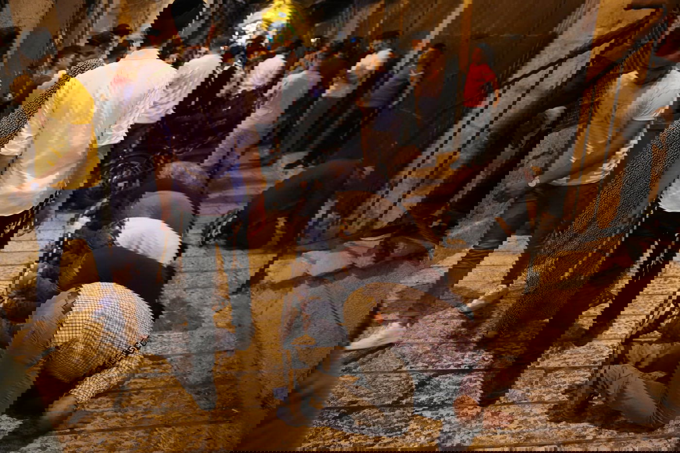 הפיגוע בירושלים: כך המחבלים התנפלו על השוטר, דקרו - ונוטרלו