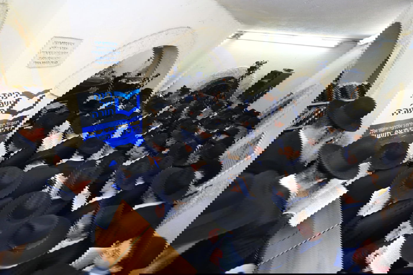 לפי בקשת הגר"ח קנייבסקי: הלילה בחצות המעמד לישועה בעמוקה