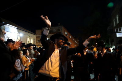 רחובות מאה שערים, הערב