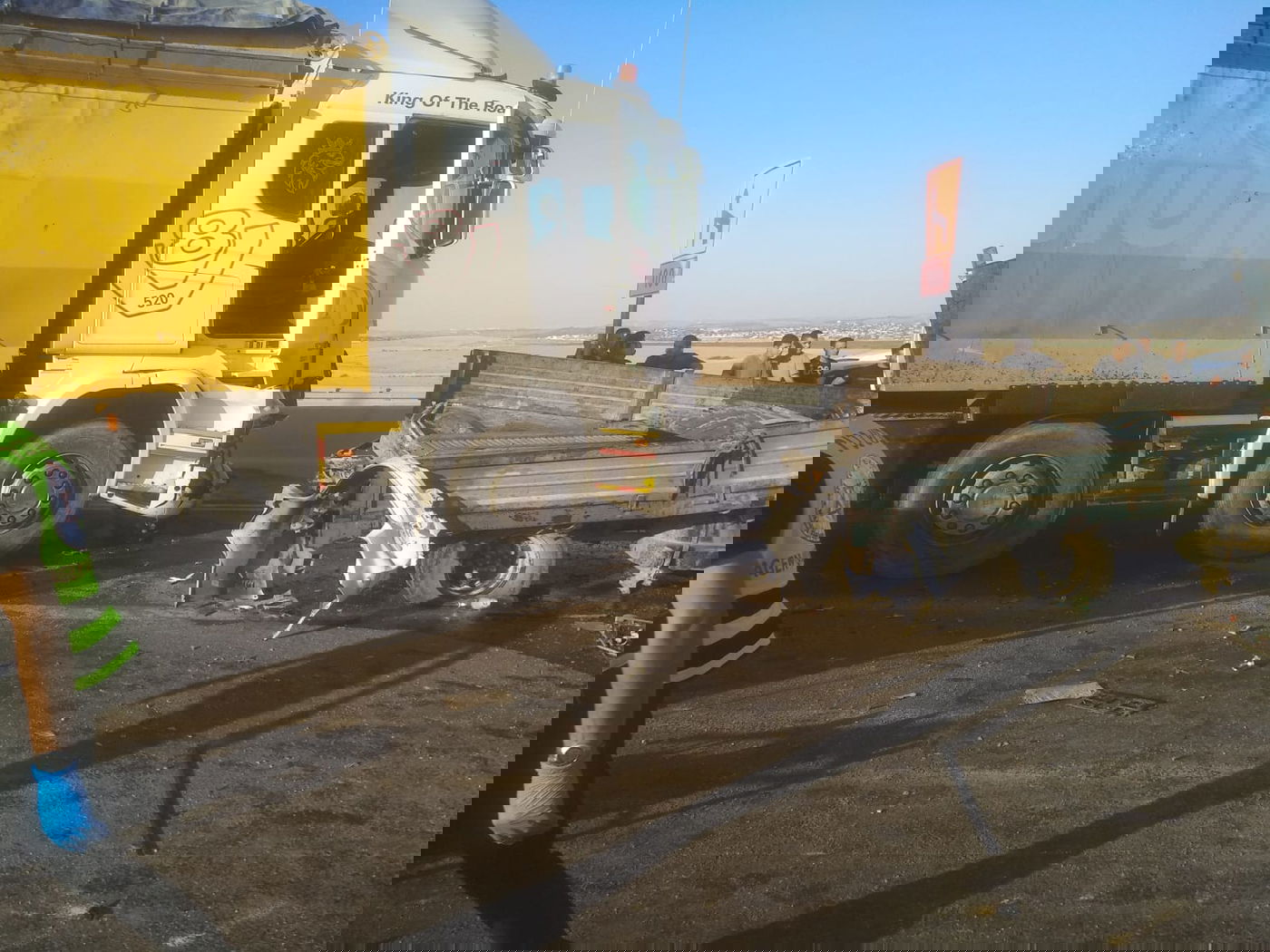 הרוג ותשעה פצועים בהתנגשות משאית ו-3 כלי רכב