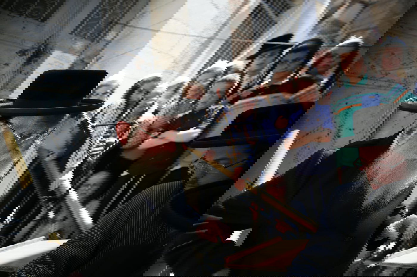 בהלווית ידידו הגרמ"א שיינברגר: גאב"ד 'העדה' מירר בבכי