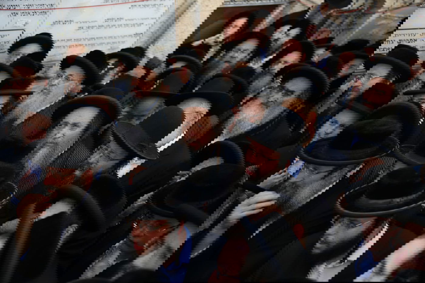 בהלווית ידידו הגרמ"א שיינברגר: גאב"ד 'העדה' מירר בבכי