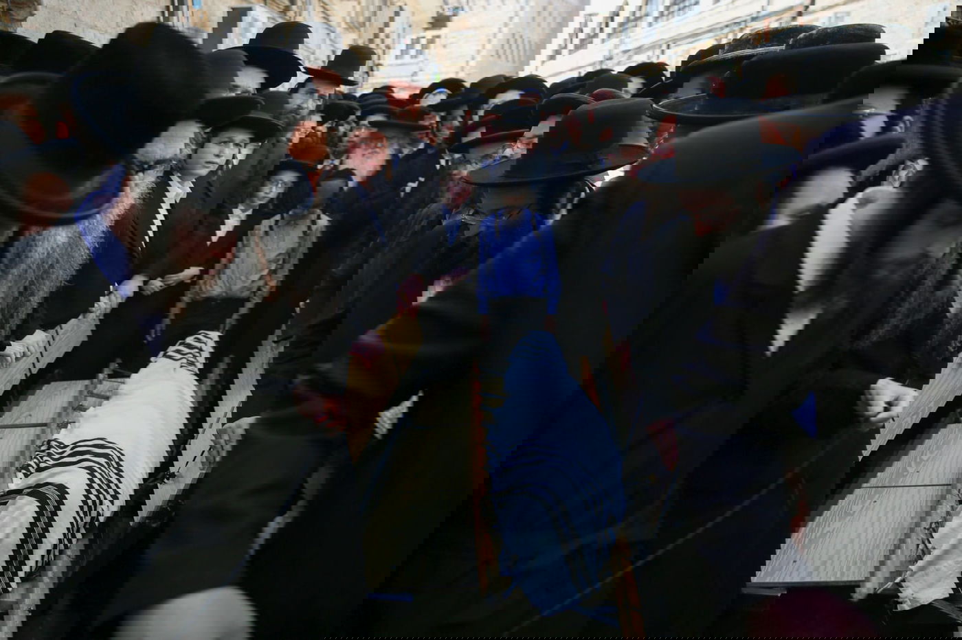 בהלווית ידידו הגרמ"א שיינברגר: גאב"ד 'העדה' מירר בבכי