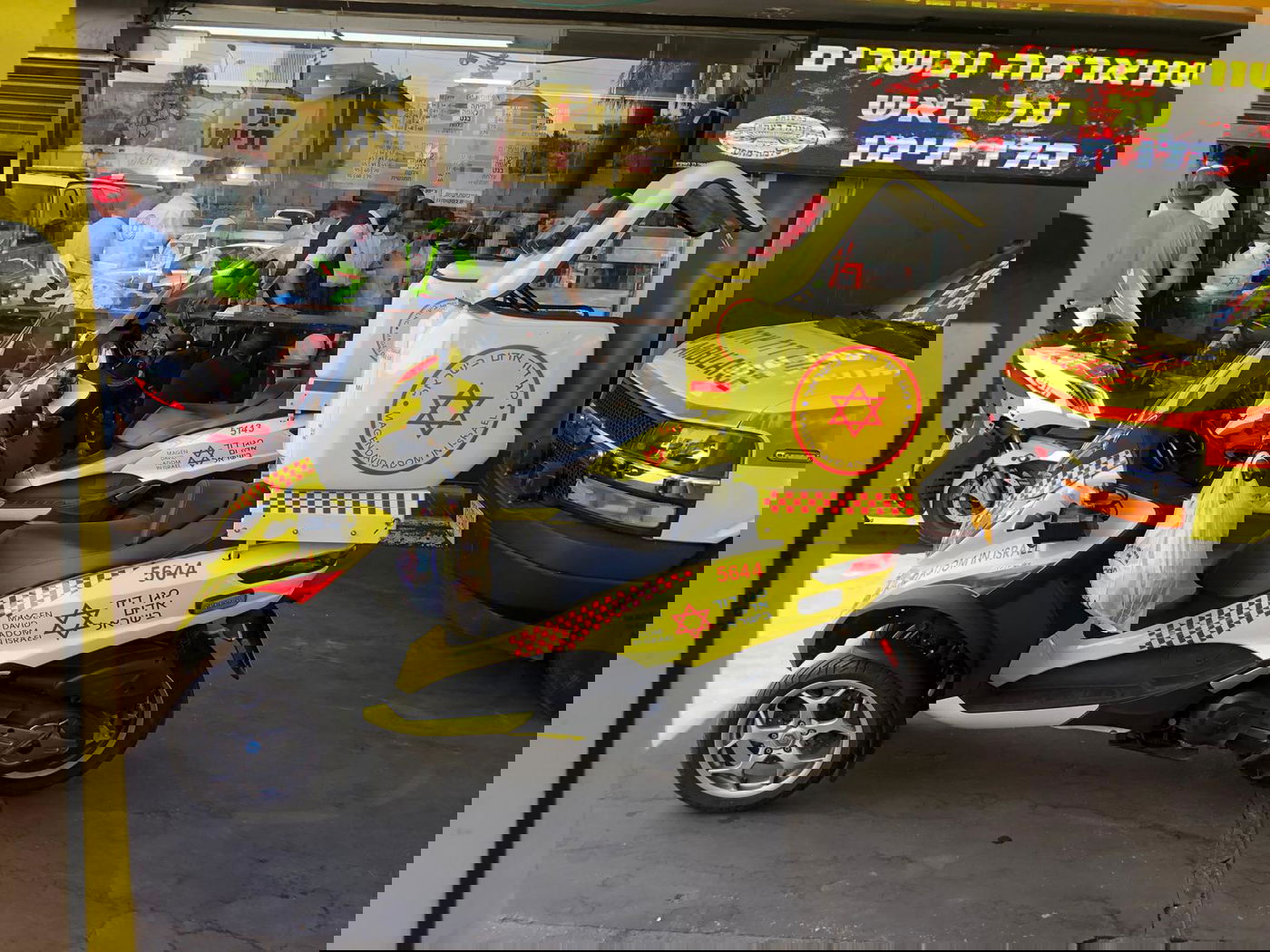 במסעדה בבני ברק: אדם התמוטט; מצבו קשה מאוד