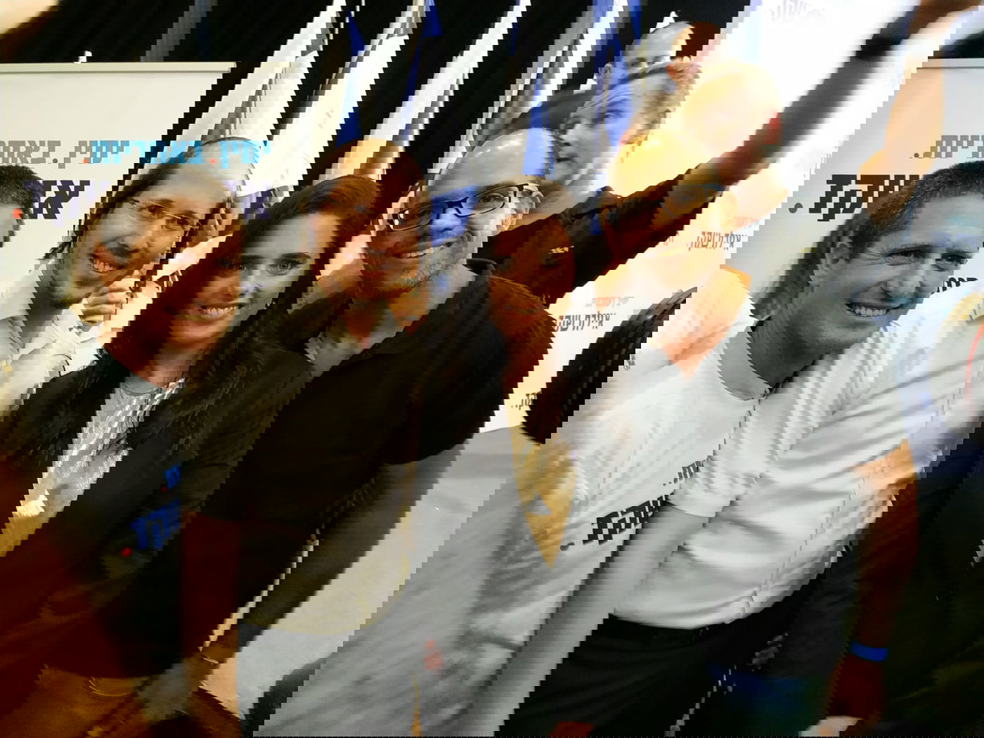 שוורץ עם שקד ופעילים