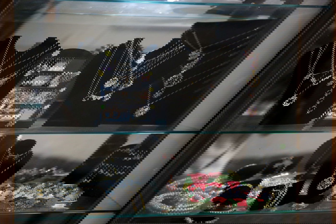 הצצה נדירה: חנות התכשיטים של נשות ה'שאלים'