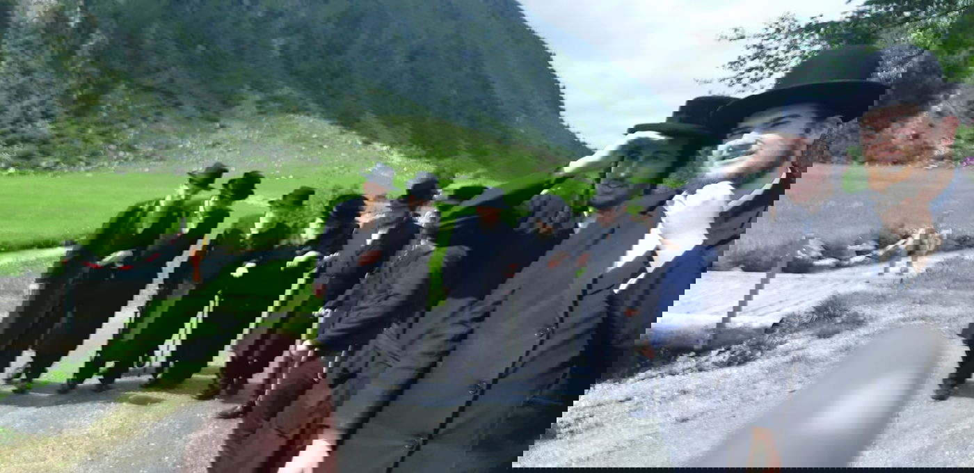 תיעוד: האדמו"ר מתולדות אברהם יצחק ב'נאות דשא'