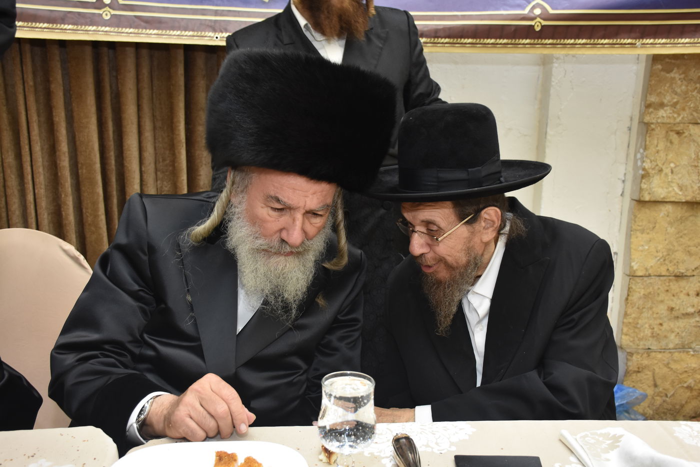 שמחת החתונה בחצר הקודש אשלג • תיעוד