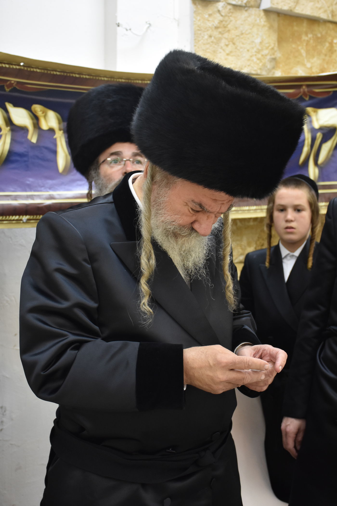 שמחת החתונה בחצר הקודש אשלג • תיעוד