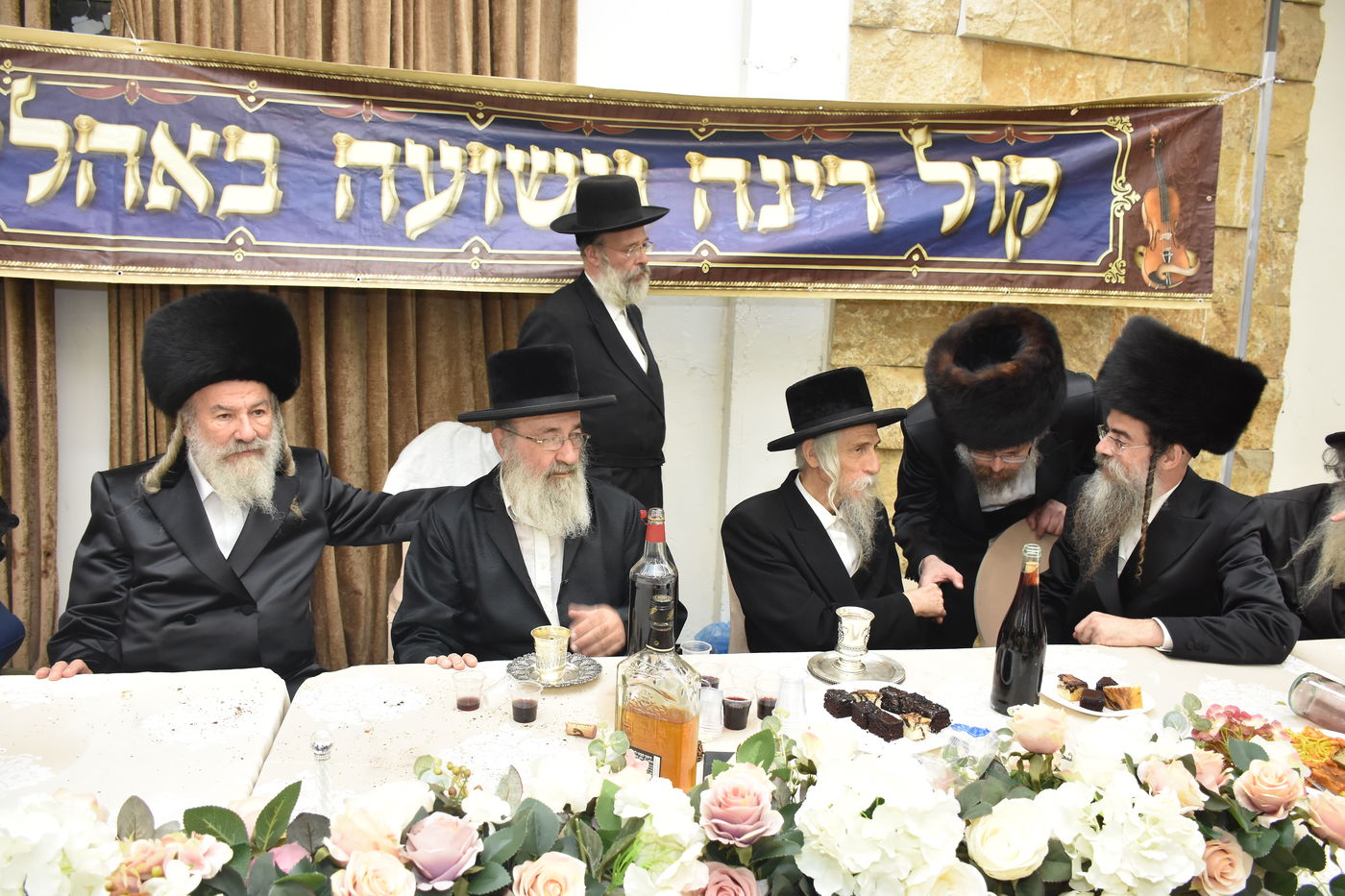 שמחת החתונה בחצר הקודש אשלג • תיעוד