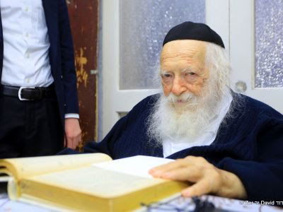 הנעשה בחצרות הקודש בשבת פרשת עקב-מברכין אלול