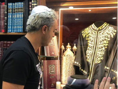 קובי פרץ ביקר במעונו של מרן הגר"ע יוסף זצ"ל