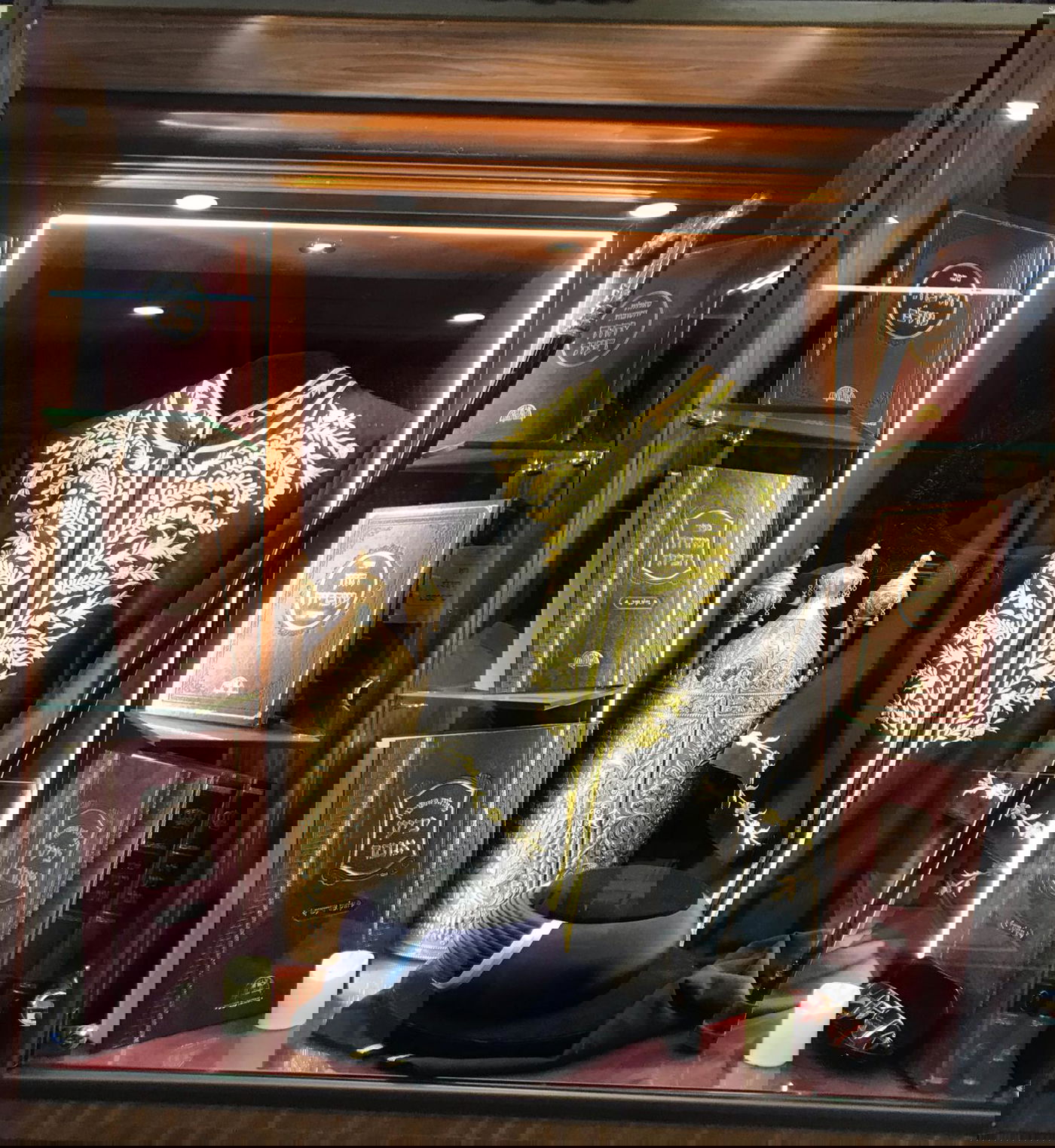 קובי פרץ ביקר במעונו של מרן הגר"ע יוסף זצ"ל