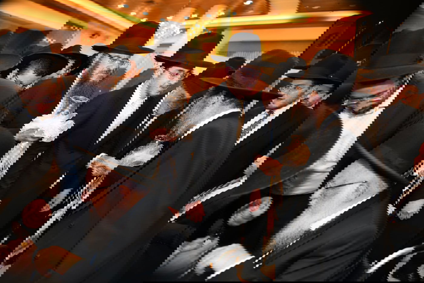 היתום הטרי התחתן עם נכדת ראש הישיבה