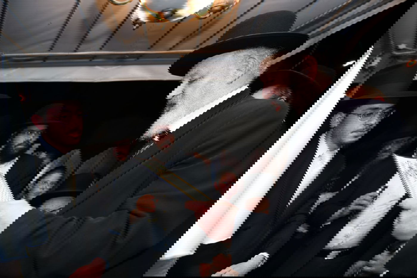 היתום הטרי התחתן עם נכדת ראש הישיבה