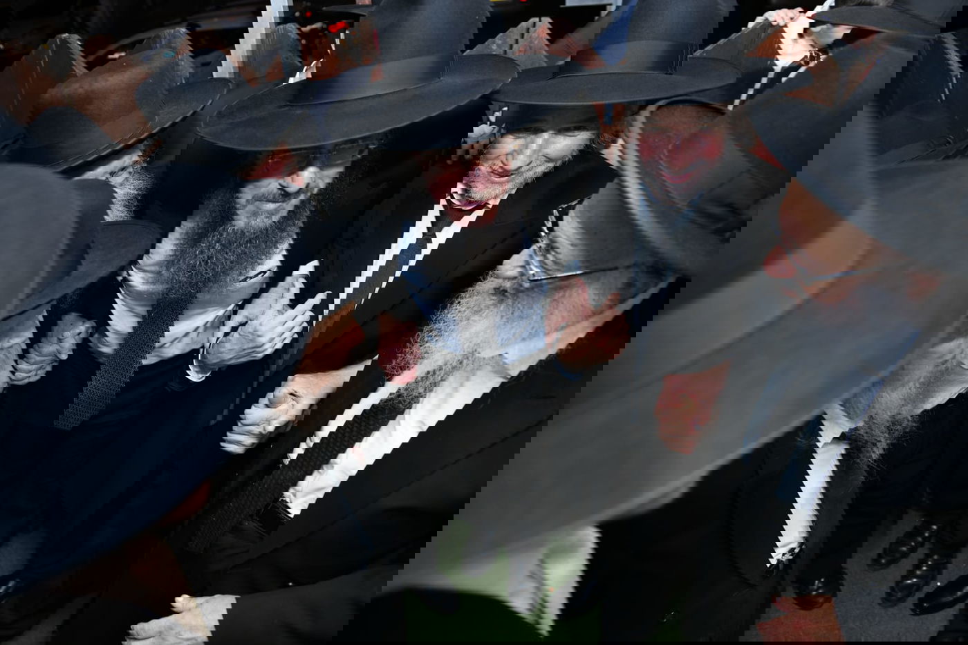 היתום הטרי התחתן עם נכדת ראש הישיבה