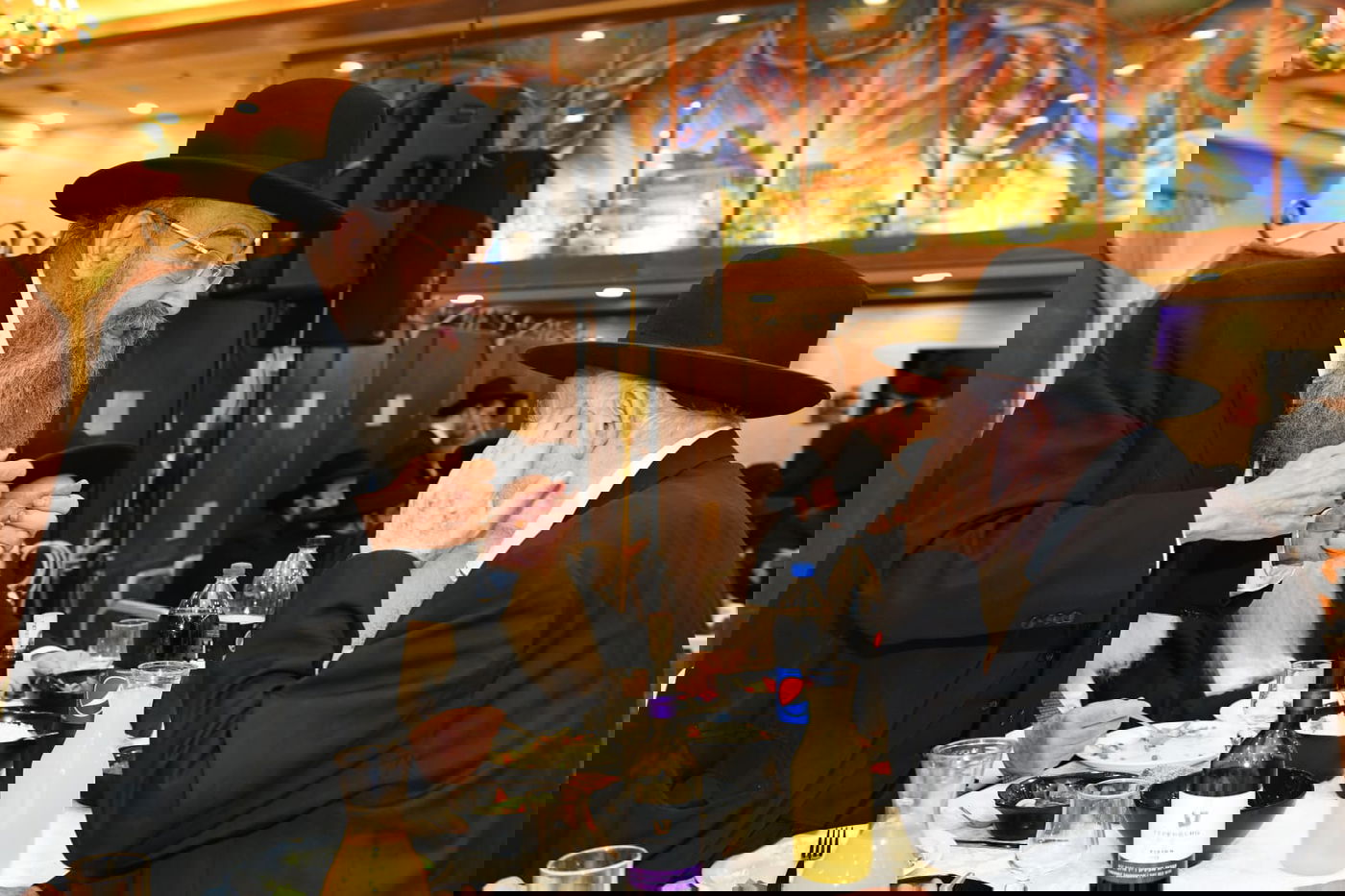 היתום הטרי התחתן עם נכדת ראש הישיבה