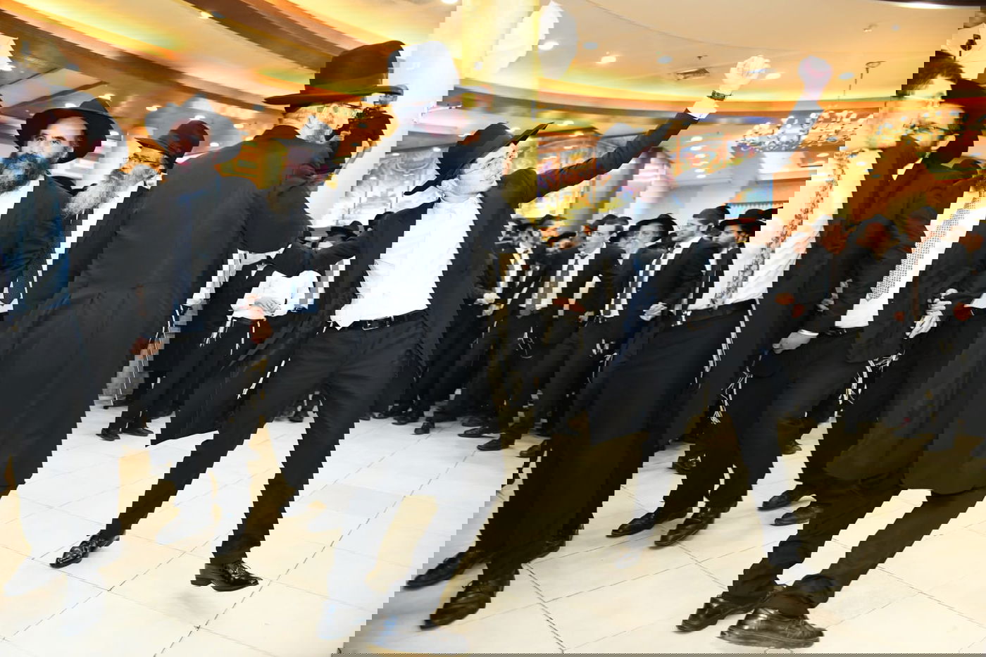 היתום הטרי התחתן עם נכדת ראש הישיבה