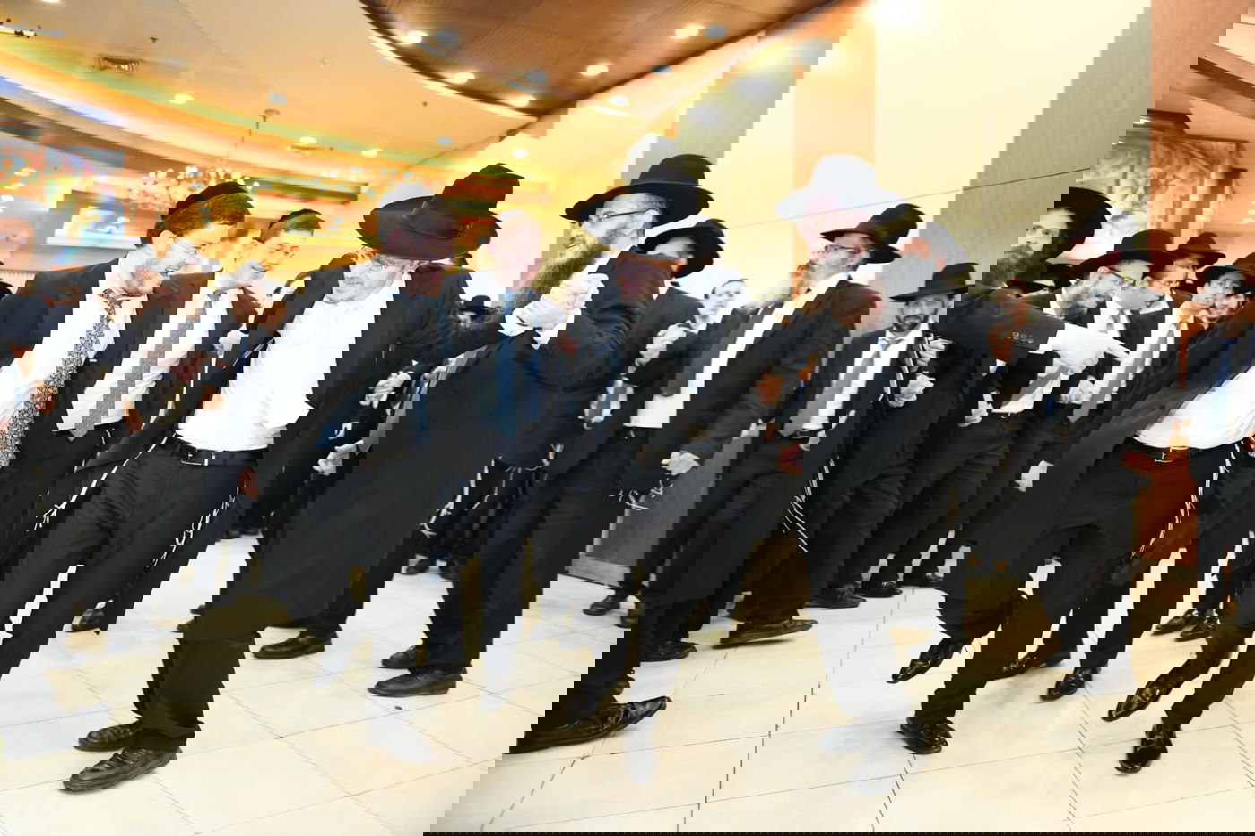 היתום הטרי התחתן עם נכדת ראש הישיבה