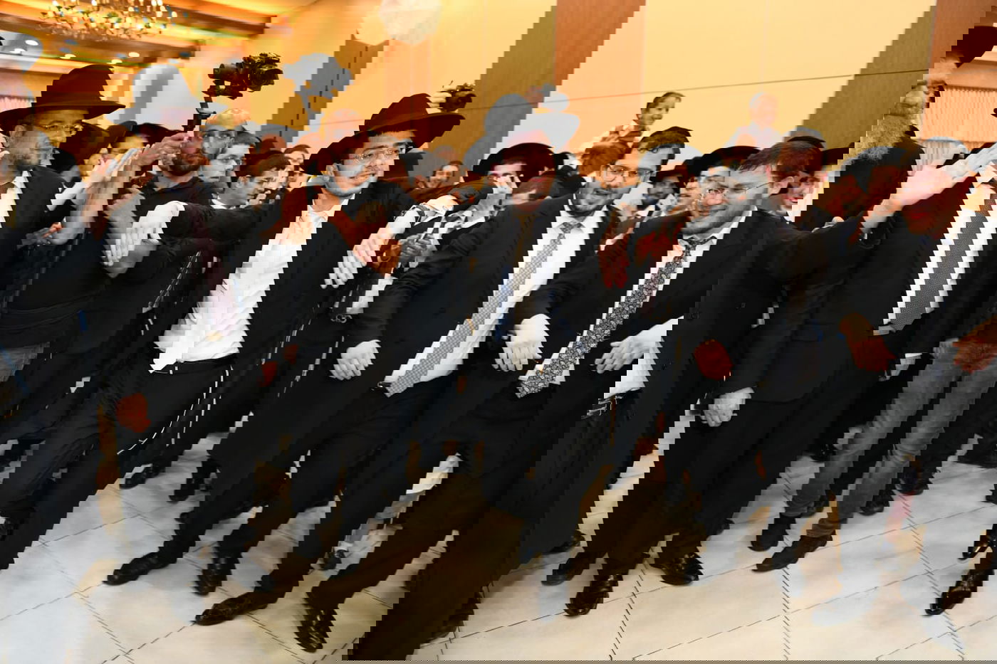 היתום הטרי התחתן עם נכדת ראש הישיבה