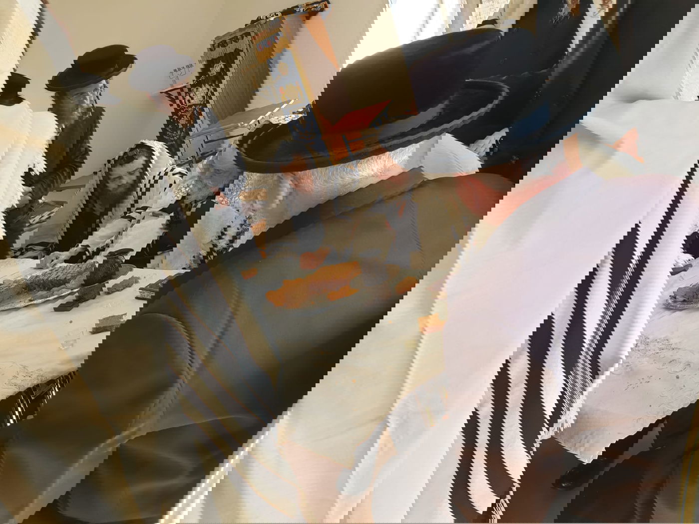 האדמו"ר מתולדות אברהם יצחק במעמד 'לחיים' • תיעוד