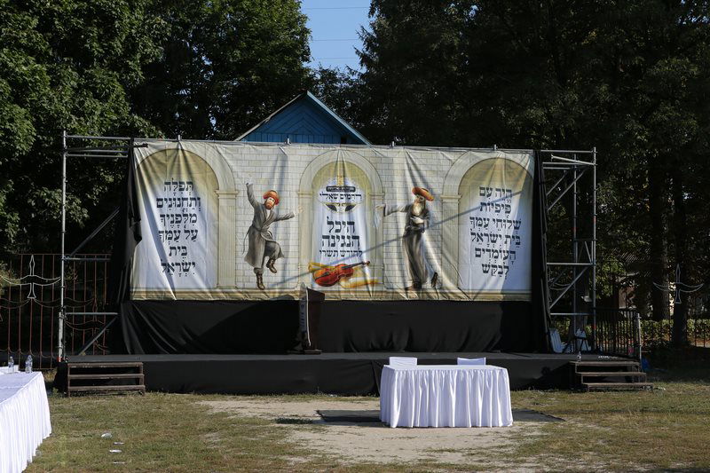 מרגש: האדמו"ר מויז'ניץ סנדק באוקראינה