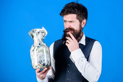 האם נציג וועד הבית אחראי על כספי הוועד?