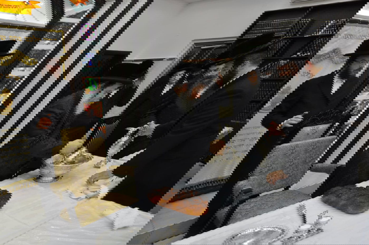 האדמו"ר מנדבורנא חנך את בית מדרשו החדש