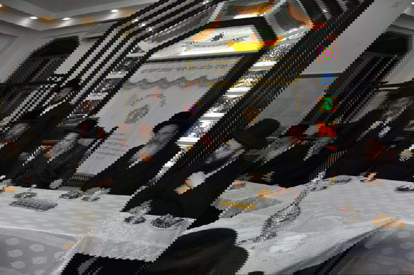 האדמו"ר מנדבורנא חנך את בית מדרשו החדש